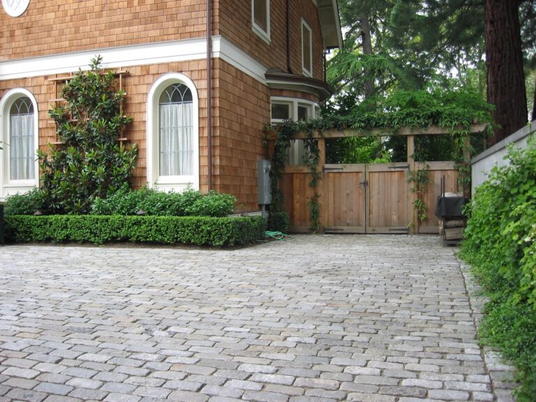 Salt and Pepper Cobblestone | House Corner