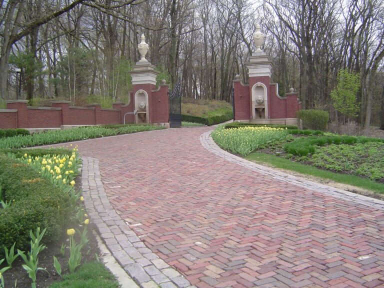 antique-street-pavers-w-cobblestones
