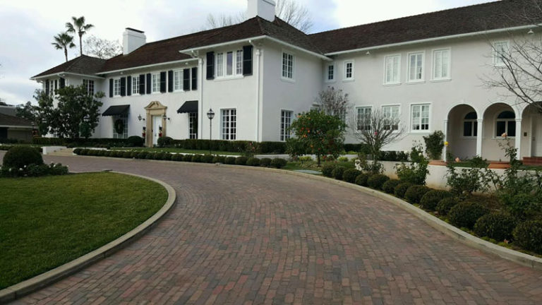Custom brick driveway paved using Antique Barr Paver bricks