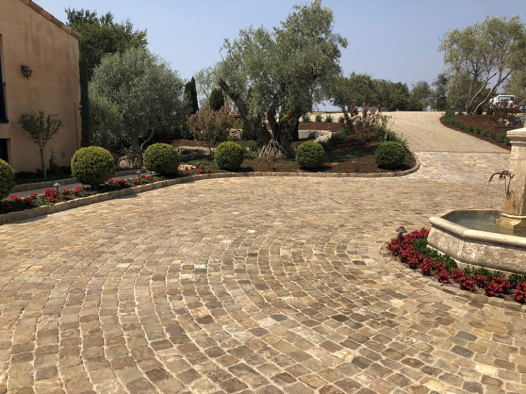 Old Charlottesville cobble installed in a California driveway